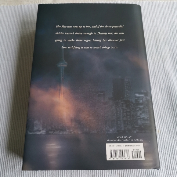 💙3/$25💙 Dark And Hollow Star By Ashley Shuttleworth Hardcover Novel - Picture 2 of 3